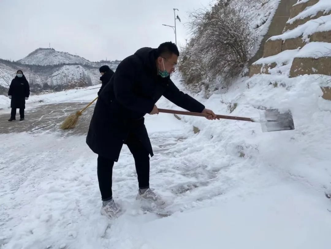 新春佳节的温暖守护 | ag真人国际以行动誊写责任，，，，，，，拾金不昧照亮人心